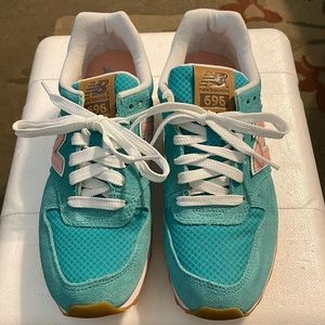 NWT New Balance Shoes - size 6-1/2B
